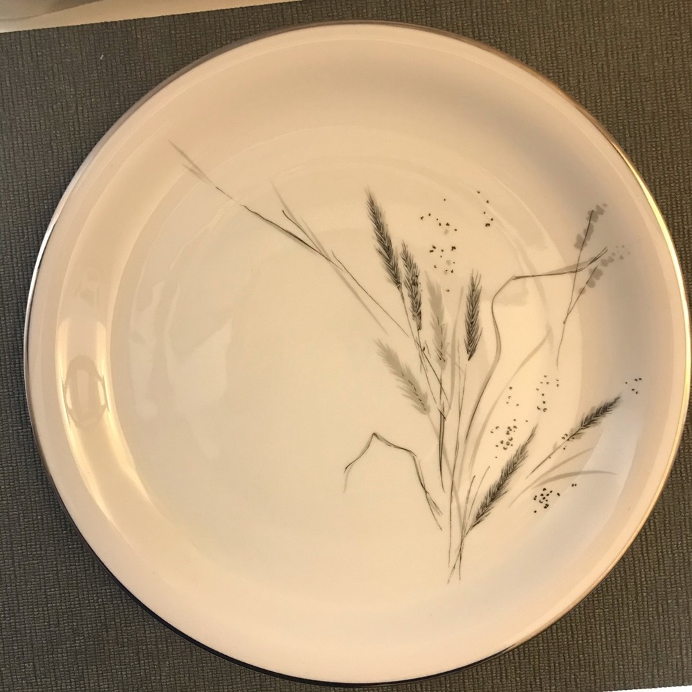 Vintage Easterling Ceres 10 inch dinner plate